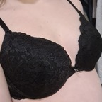 EmiliaF (@naturelbody) Leak OnlyFans 

 profile picture